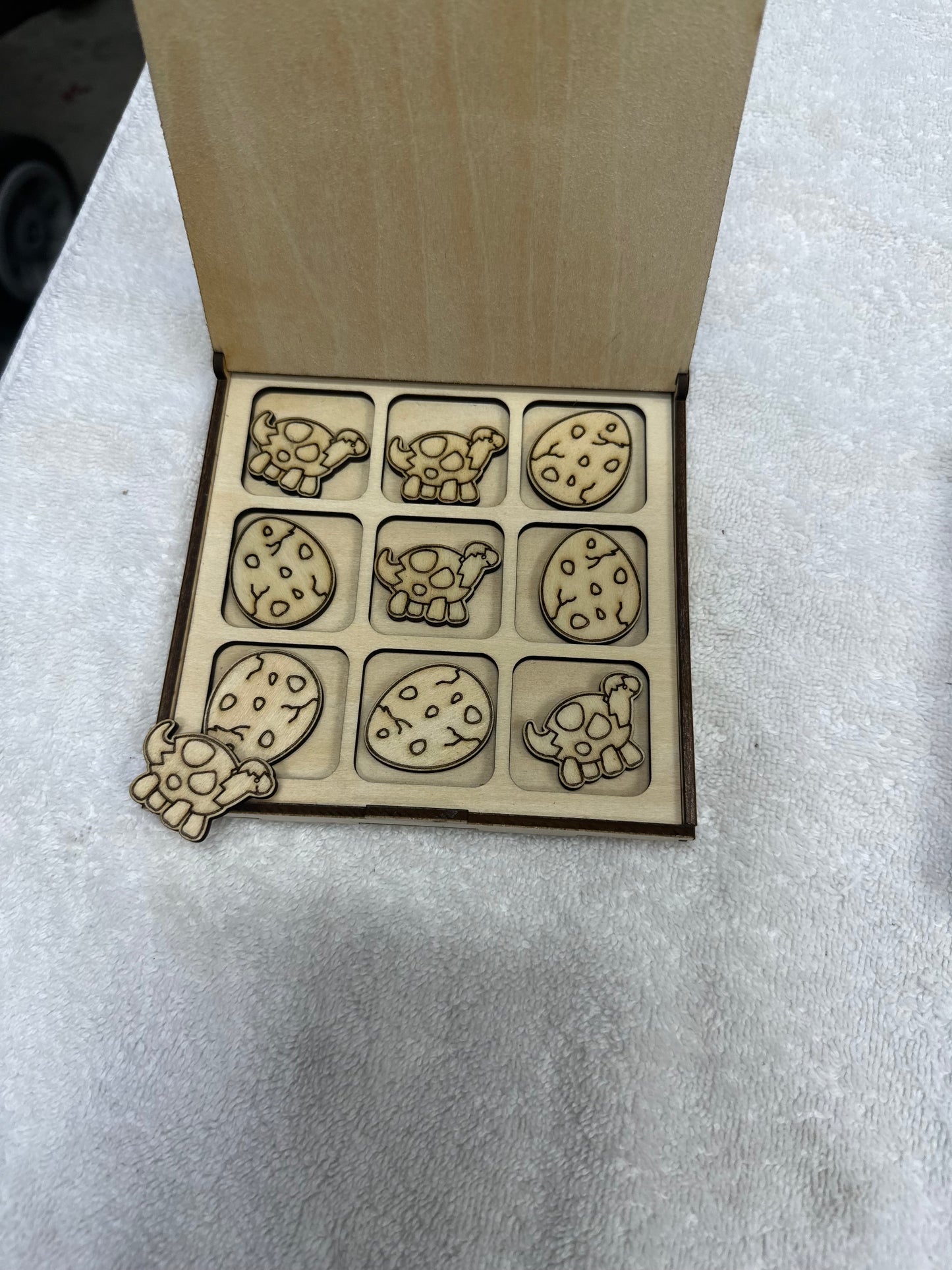 Dinosaur Tic Tac Toe